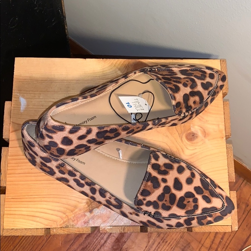 Women’s Flats, size 10